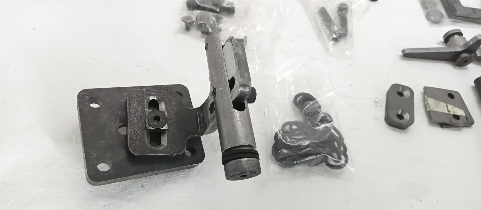 Glass hanger — machined bracket